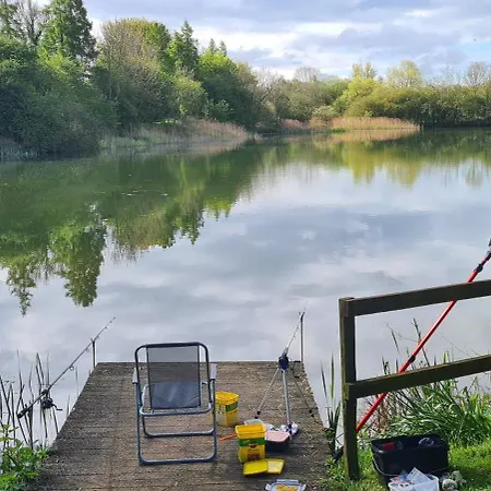 Chalet 'little Grebe' - Secluded Rustic - Fishermans Delight. York