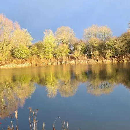 'little Grebe' - Secluded Rustic - Fishermans Delight. Chalet