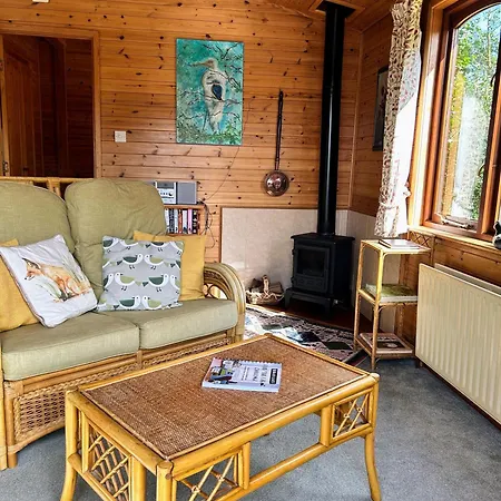 Chalet 'little Grebe' - Secluded Rustic - Fishermans Delight.