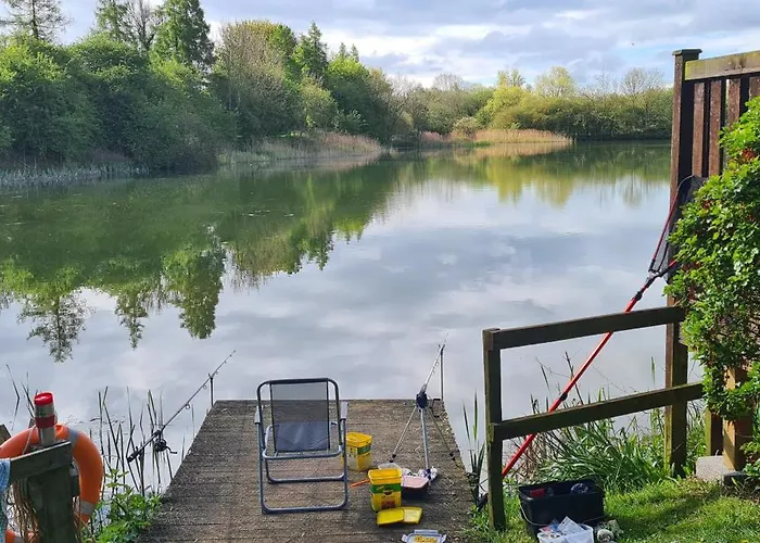 Chalet 'little Grebe' - Secluded Rustic - Fishermans Delight. York