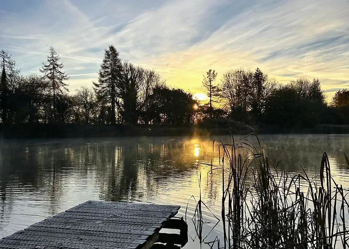 Chalet 'little Grebe' - Secluded Rustic - Fishermans Delight. York