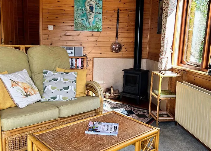 Chalet 'little Grebe' - Secluded Rustic - Fishermans Delight.