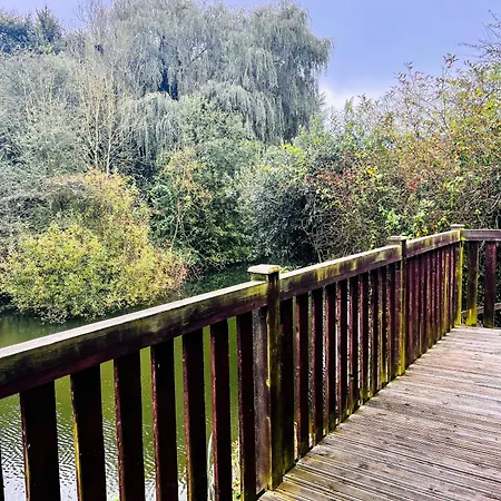 'little Grebe' - Secluded Rustic - Fishermans Delight. בקתה *