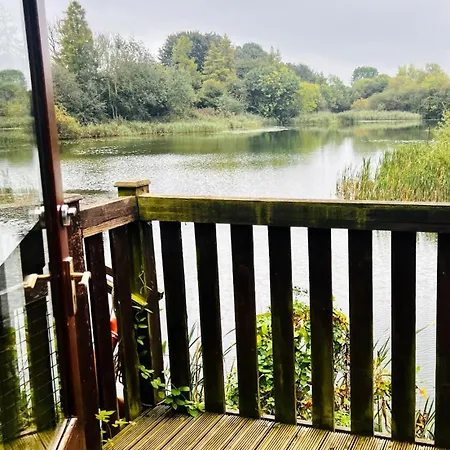 'little Grebe' - Secluded Rustic - Fishermans Delight. *