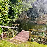 'little Grebe' - Secluded Rustic - Fishermans Delight. Chalet *