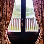 'little Grebe' - Secluded Rustic - Fishermans Delight. Chalet