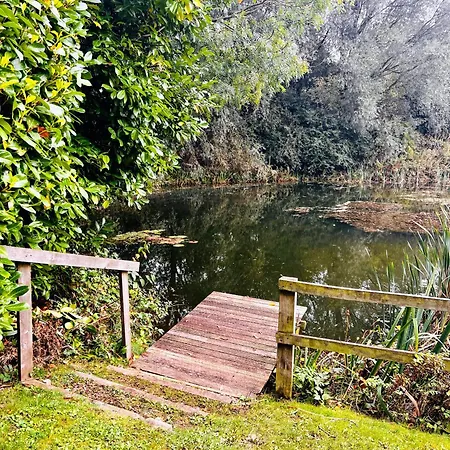 'little Grebe' - Secluded Rustic - Fishermans Delight. Chalet *