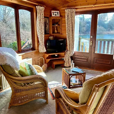 'little Grebe' - Secluded Rustic - Fishermans Delight. *