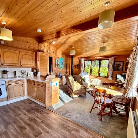 'little Grebe' - Secluded Rustic - Fishermans Delight. *