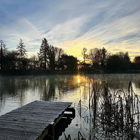 Chalet 'little Grebe' - Secluded Rustic - Fishermans Delight. York